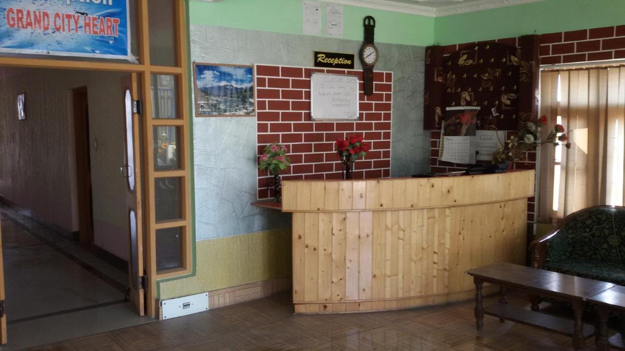 Hotel Grand City Heart Srīnagar Dış mekan fotoğraf