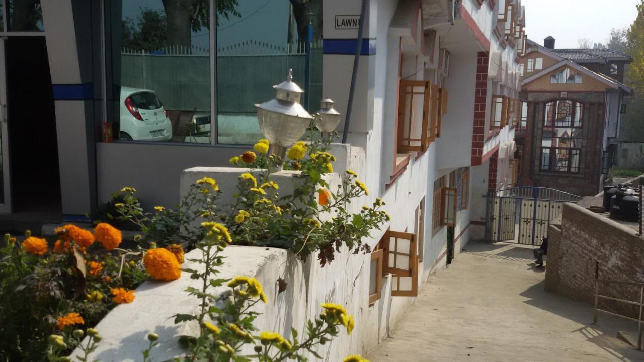 Hotel Grand City Heart Srīnagar Dış mekan fotoğraf